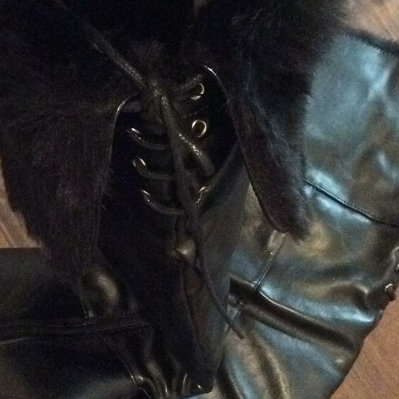 Breckelle’s ‘Miley’ Boots w/fur top🎅🏼 - Picture 2 of 2